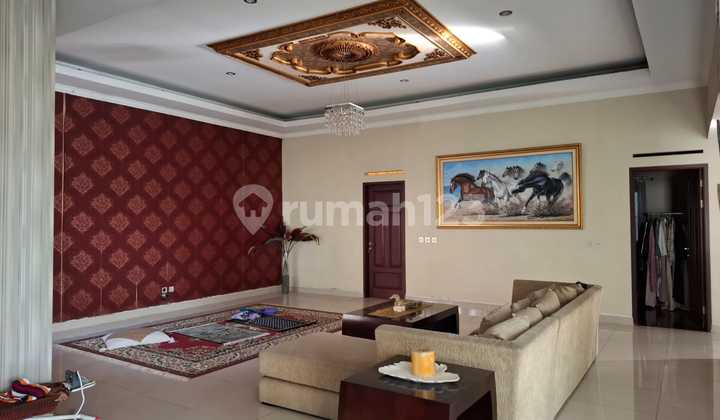 RUMAH LUX 2 LANTAI MINIMALIS MODERN SEMI FURNISHED SIAP HUNI DI MEKAR WANGI BANDUNG RUMAH LUX 2 LANTAI MINIMALIS MODERN SEMI FURNISHED SIAP HUNI DI MEKAR WANGI BANDUNG