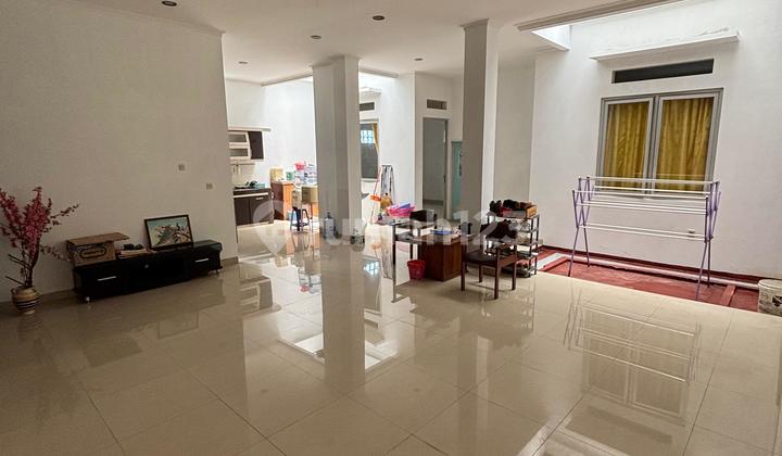 RUMAH LUAS ASRI NYAMAN 2 LANTAI SIAP HUNI DI BATUNUNGGAL BANDUNG