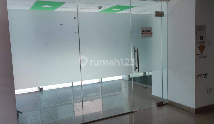 RUANG USAHA LUAS STRATEGIS TENGAH KOTA LOKASI BAGUS RAMAI SIAP PAKAI DI MAINROAD MERDEKA BANDUNG 2