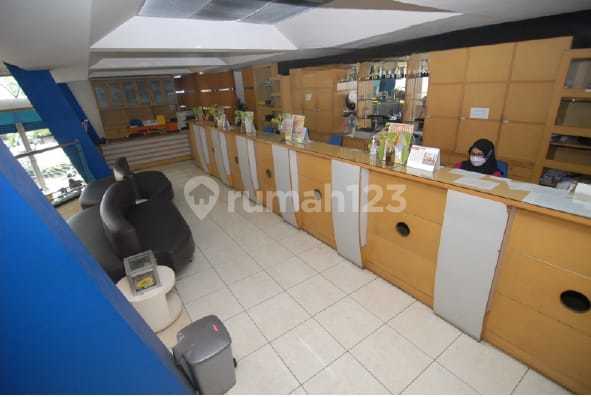 GEDUNG EX SHOWROOM LOKASI STRATEGIS SIAP PAKAI DI MAINROAD SAYAP PUNGKUR BANDUNG