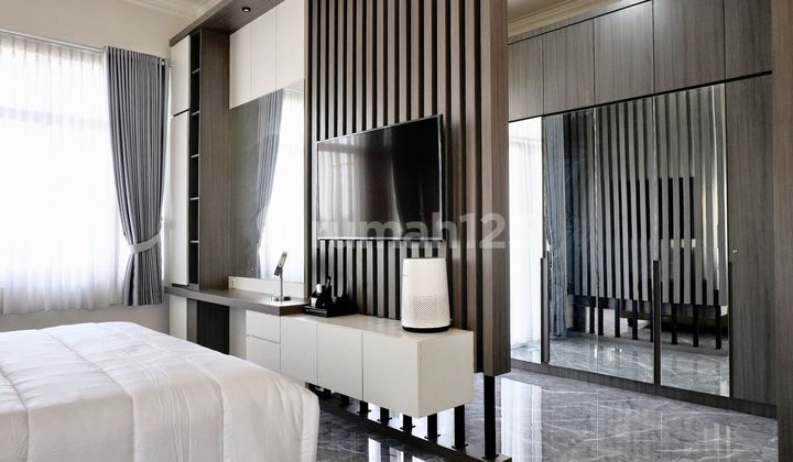 RUMAH HOOK CANTIK MINIMALIS MODERN 2 LANTAI FULL FURNSIHED VIEW DANAU SIAP HUNI DI TATAR LOKACITRA KOTA BARU PARAHYANGAN KBP BANDUNG