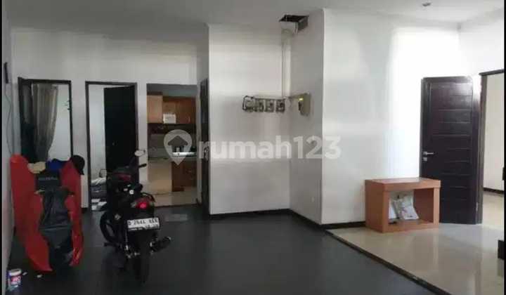 Active House and Boarding House in a Strategic and Crowded Location on Surya Sumantri, Bandung