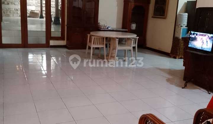 RUMAH BAGUS NYAMAN 2 LANTAI FULL FURNISHED SIAP HUNI DI SETRADUTA BANDUNG