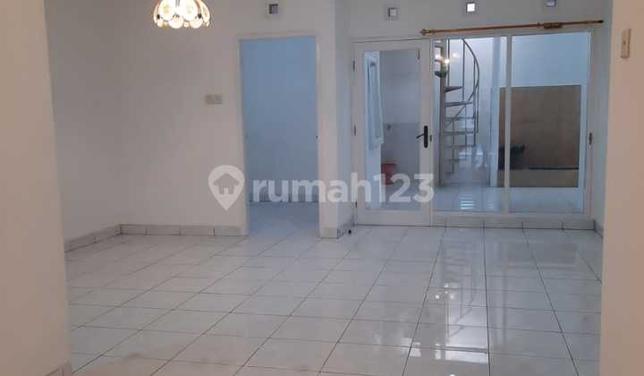 RUMAH NYAMAN MINIMALIS MODERN SIAP HUNI DI SINGGASANA PRADANA BANDUNG 2