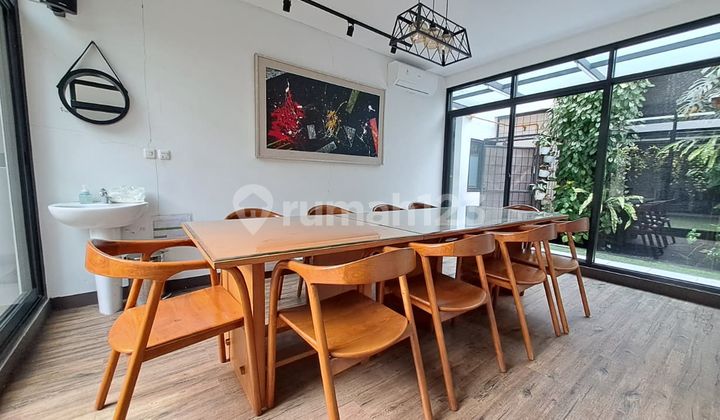 STRATEGIC BUSY COMMERCIAL SPACE 2 FLOORS SUITABLE FOR READY-TO-USE CAFE IN CIPAGANTI WING BANDUNG