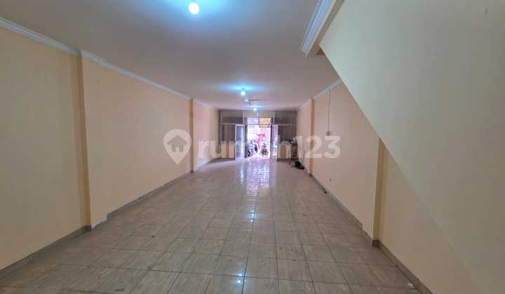 RUKO 2,5 LANTAI LOKASI RAMAI STRATEGIS SIAP PAKAI DI BUMI KOPO KENCANA BANDUNG