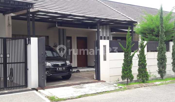 COMFORTABLE, GREEN, WELL-MAINTAINED, READY-TO-OCCUPY HOUSE IN TAMAN KOPO INDAH 3 TKI3 BANDUNG
