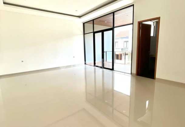 RUMAH BARU 2 LANTAI MINIMALIS MODERN LINGKUNGAN NYAMAN SIAP HUNI DI SINGGASANA PRADANA BANDUNG 2