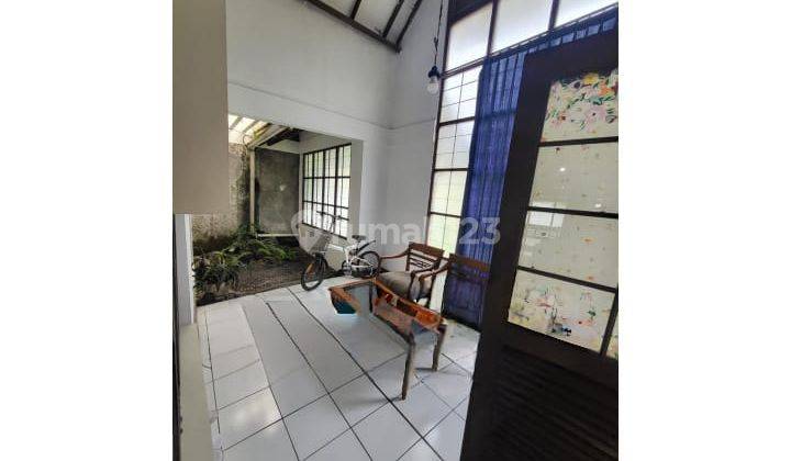 Rumah Bagus Minimalis Modern 2 Lantai Semi Furnished Siap Huni Di Setraduta Bandung 2