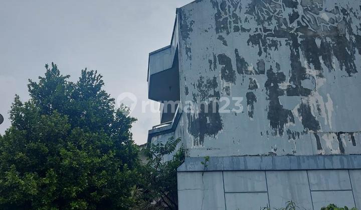 RUMAH LUAS 3 LANTAI TENGAH KOTA NYAMAN STRATEGIS SIAP HUNI DI BRAGA BANDUNG 2