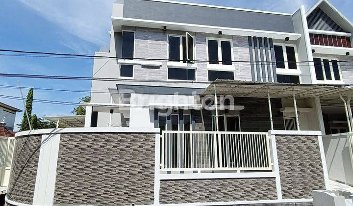 RUMAH SCANDINAVIAN HOOK 2 LANTAI SELANGKAH KE RAYA PRAPEN JEMURSARI.ROW JALAN LEBARRR 5 MOBIL 1