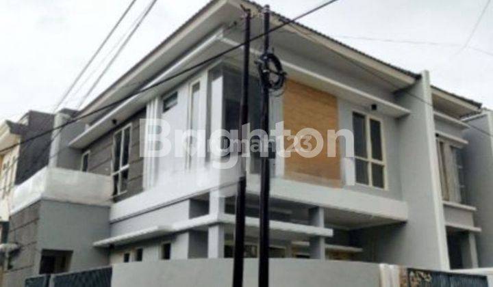 RUMAH 2 LANTAI HOOK SIAP HUNI, STRATEGIS SELANGKAH KE SUPERINDO RAYA MULYOSARI PAKUWON CITY ITS UNAIR KAMPUS C MERR 1