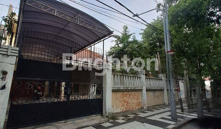 LOKASI TENGAH KOTA SURABAYA RUMAH USAHA 2 LANTAI NOL JALAN  COCOK UNTUK RESTO, BANK, KANTOR, TEMPAT TINGGAL DAN BERBAGAI USAHA LAINNYA STRATEGIS DEKAT BALAI KOTA/KOTAMADYA GRAND  UNDAAN GENTENG TUNJUNGAN 2