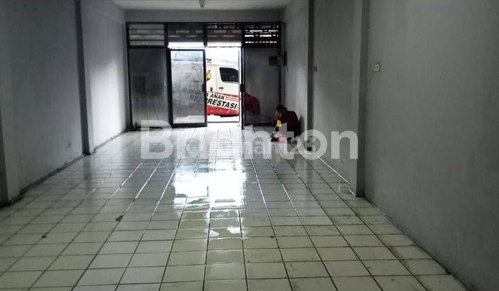 RUKO 3 LANTAI DI NOL JALAN RAYA, STRATEGIS DEKAT KEDUNGDORO PASAR KEMBANG 2