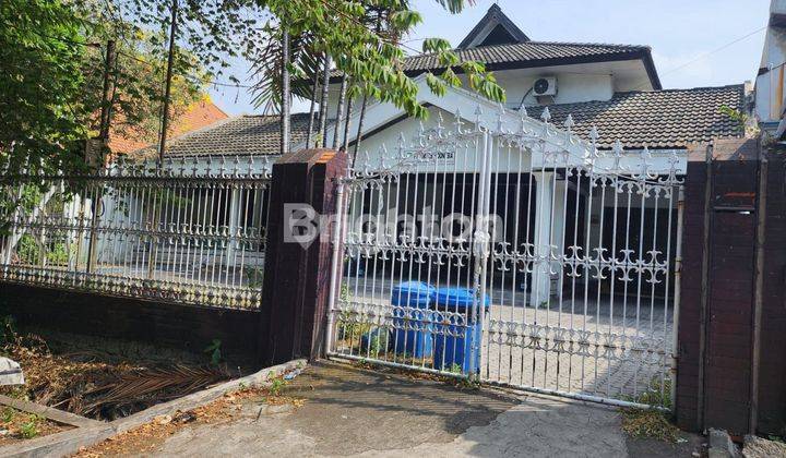 RUMAH USAHA 1 LANTAI AREA PUSAT KOTA DEKAT RAYA DARMO DR SUTOMO DIPONEGORO INDRAGIRI COCOK UNTUK KANTOR KLINIK KECANTIKAN DLL 1