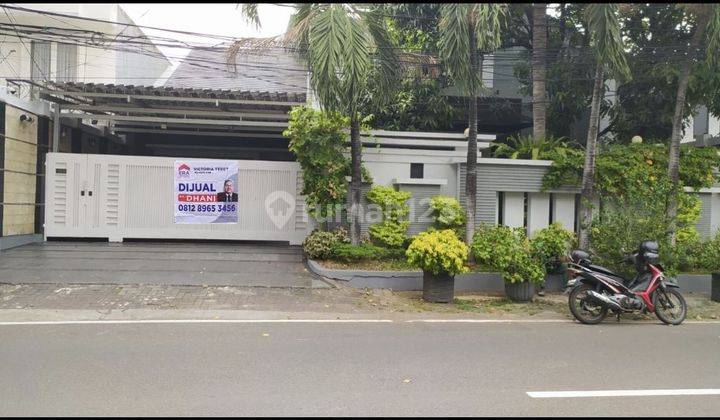 Rumah Bangunan 2 Lantai Dengan Kolam Renang Jalan 3 Mobil Tebet 1