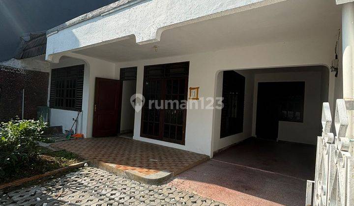 Termurah Rumah Sewa Tebet Bangunan 2 Lantai Jalan 1 Mobil 1