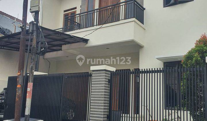 Rumah Minimalis Modern Bangunan 2 Lantai Tebet Barat, Tebet 1