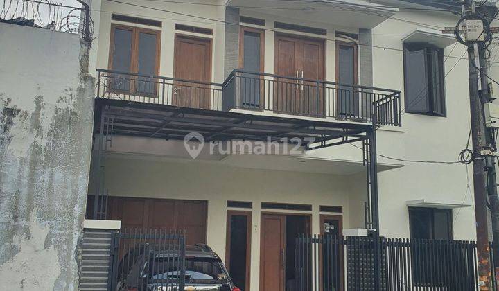 Rumah Minimalis Modern Bangunan 2 Lantai Tebet Barat, Tebet 2