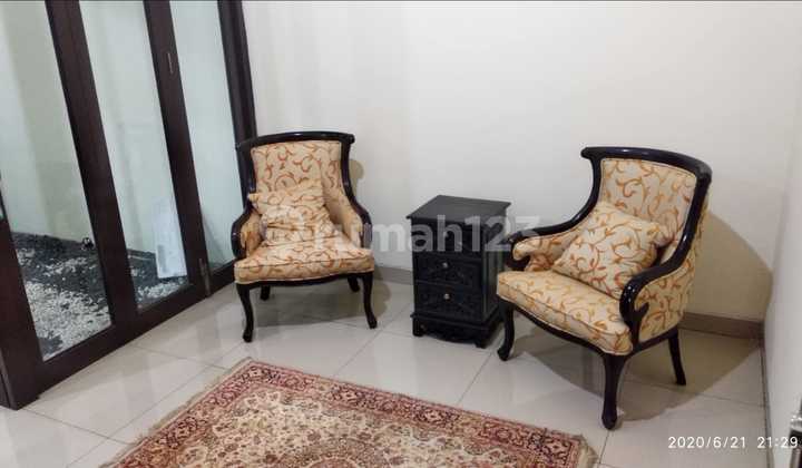 Rumah Semi Furnished Dengan Rooftop Jalan Lebar Tebet Utara 2