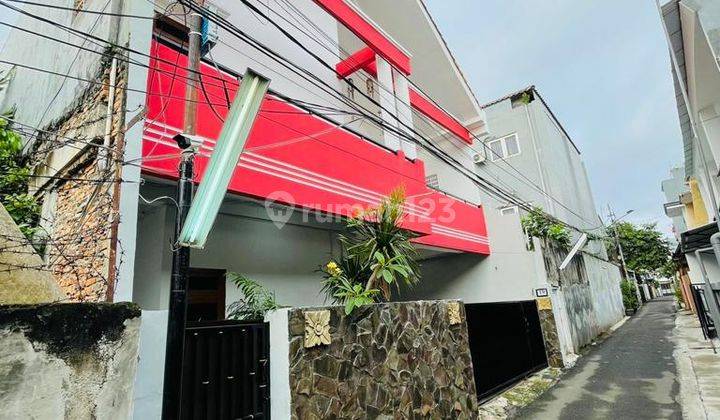 Rumah Bangunan 2 Lantai Banyak Kamar Tebet 2