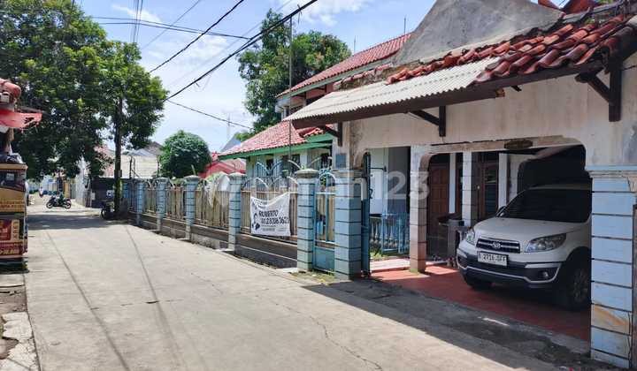 Rumah Bangunan 2 Lantai Jalan 2 Mobil Pondok Gede 1