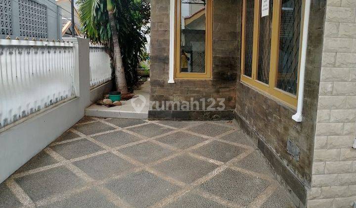 Rumah Hoek Tebet Furnished Jalan 2 Mobil 2