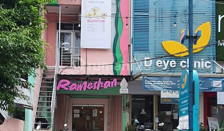 Strategic 2nd and 3rd Floor Shophouse Near P S P T Market, East Tebet Strategic 2nd and 3rd Floor Shophouse Near P S P T Market, East Tebet