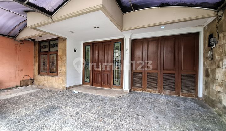 Rumah Asri Bangunan 2 Lantai Tebet Timur Jalan 1 Mobil 2
