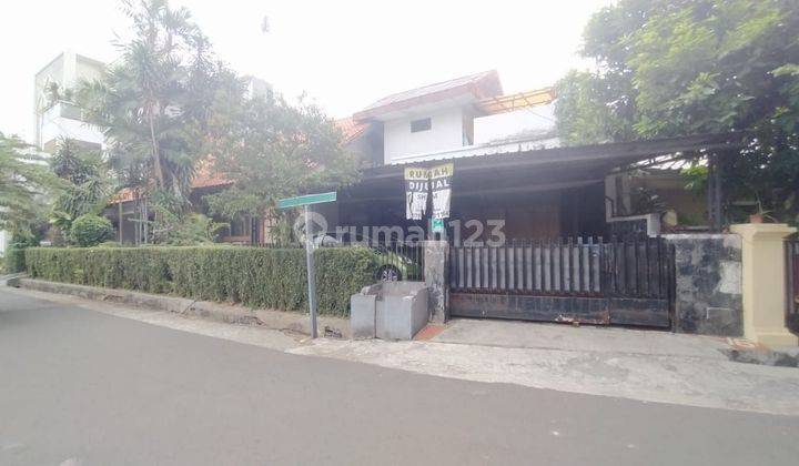 Rumah Bangunan 1.5 Lantai Tebet Barat Jalan 2 Mobil 2