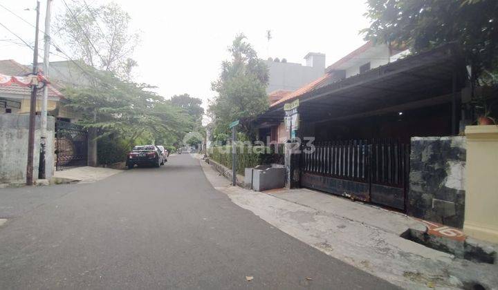 Rumah Bangunan 1.5 Lantai Tebet Barat Jalan 2 Mobil 1