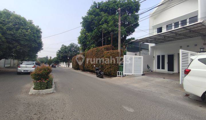 Rumah Siap Huni, Full Furnished, Dalam Kawasan Cinere Estate  2