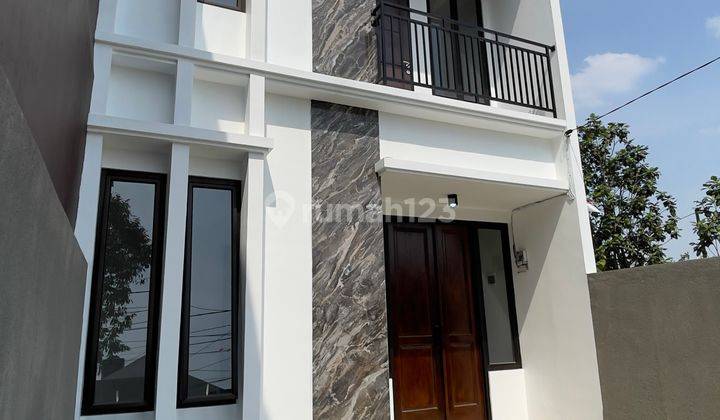 Rumah di Jual Siap Huni 2 Lantai Termurah di Cibinong  1