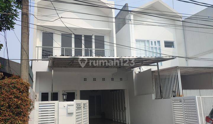 Rumah Siap Huni, Full Furnished, Dalam Kawasan Cinere Estate  1