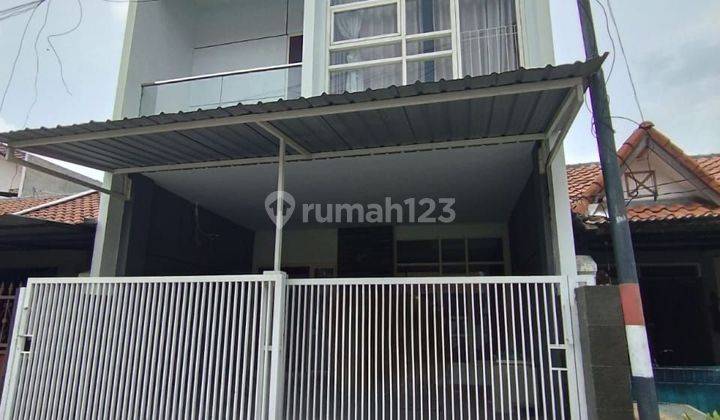 Rumah 2 Lantai minimalis Bagus di wiyung  1