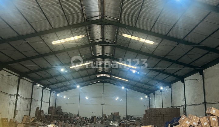 Kosambi Permai Central Warehouse, Good and Ready to Use, Industrial Permit, Close to PIK and Toll Road. Kosambi Permai Central Warehouse, Good and Ready to Use, Industrial Permit, Close to PIK and Toll Road.