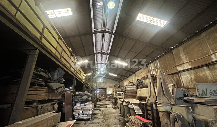 Cheap Pantai Indah Dadap Warehouse with SHM Certificate and Industrial Permit Near Toll Road and PIK