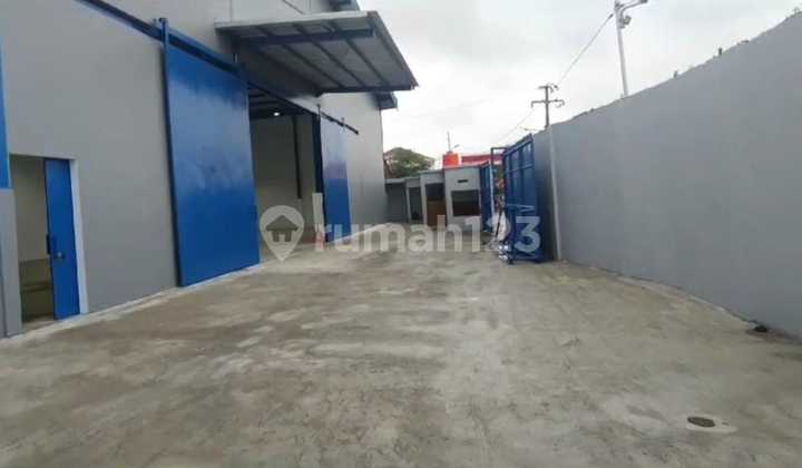 For sale or for rent, warehouse in Kamal, good and ready to use.