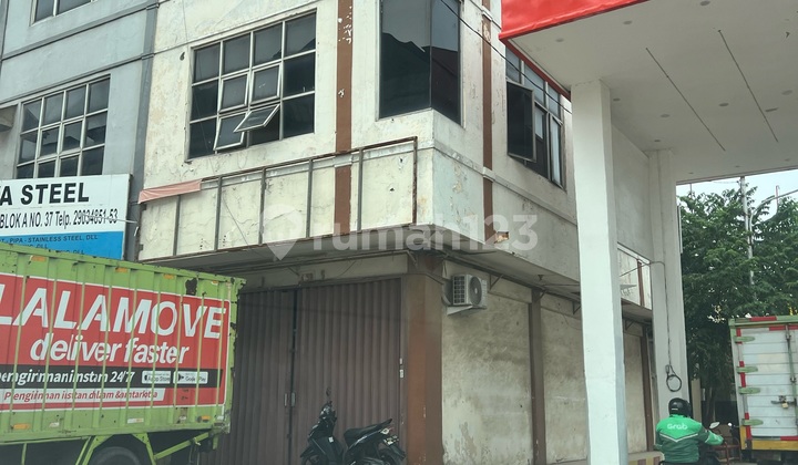 Nice Cheap Shophouse in Mutiara Kosambi 2 Hook Position Large Vehicle Access 3 Floors Suitable for Office or Online Business 1