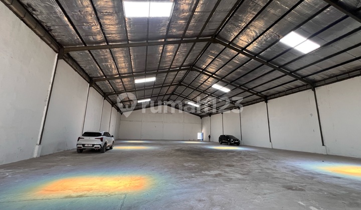 Nice warehouse in the beautiful beach warehouse area of Dadap with 40-foot container access.