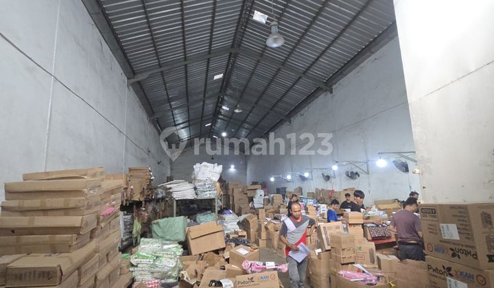For Sale: Kosambi Permai Warehouse, excellent condition and ready to use with industrial permit, 40-foot container access, clean and comfortable environment.