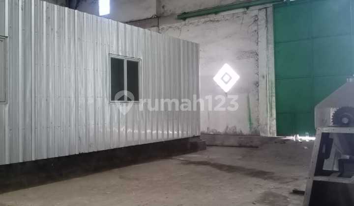 Beachfront warehouse in Pantai Indah Dadap, good location, near PIK 2, accessible for 40-foot containers Beachfront warehouse in Pantai Indah Dadap, good location, near PIK 2, accessible for 40-foot containers