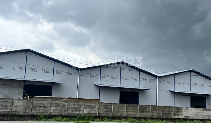 New and Good Warehouse in Yungsen Warehousing Container Access Industrial Permit