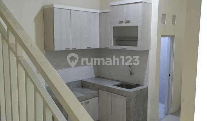 Rumah Mewah Modern Lokasi di Poris Indah, Cipondoh, Tangerang