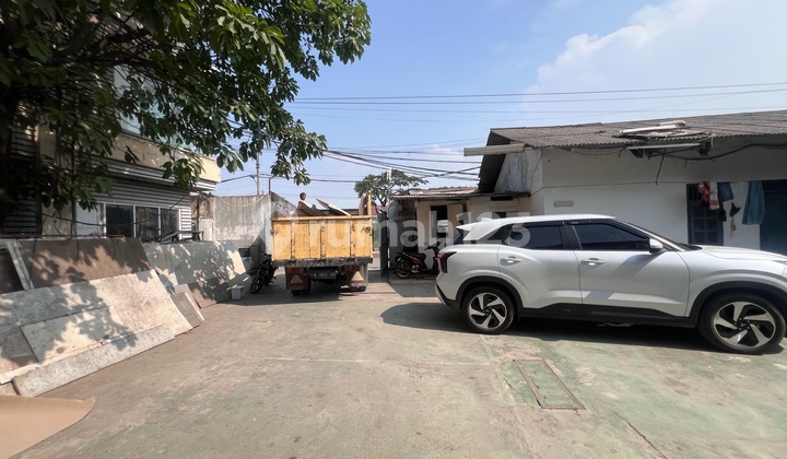 Cheap Nice Warehouse on Jalan Prancis Dadap Can Produce
