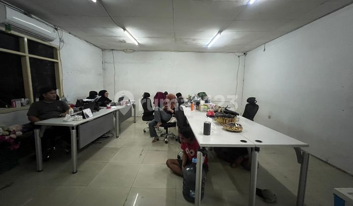 Warehouse in Pantai Indah Dadap, Well-Maintained and Ready to Use, Prime Location, Spacious Warehouse, 2-Story Office, 40-Foot Container Access, Industrial Permit