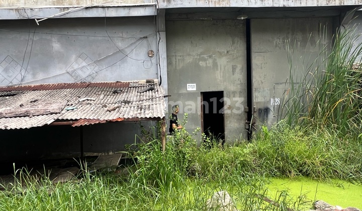 Jumbo Warehouse in Pantai Indah Dadap Industrial Estate with Industrial Permit