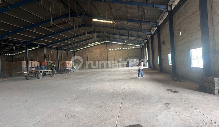 Daan Mogot Good Warehouse Container Access Permit Very Strategic Location Near the Toll Road Daan Mogot Good Warehouse Container Access Permit Very Strategic Location Near the Toll Road