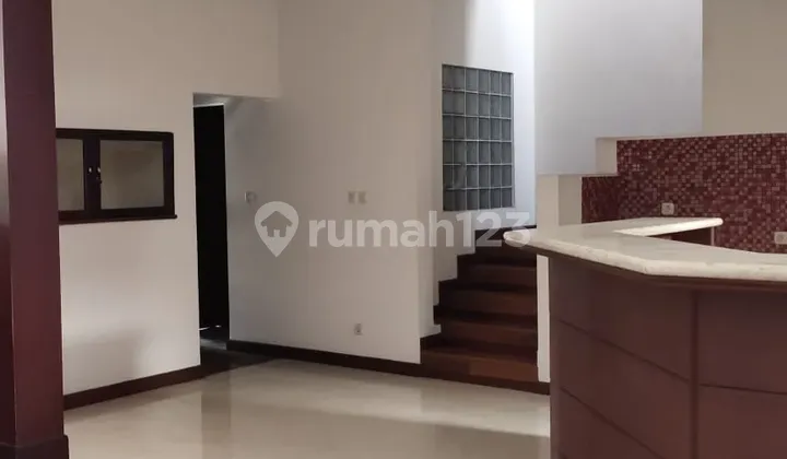 Setiabudi - Cocok untuk Kost-Kostan Rumah 10 Kamar Tidur di Cipaku, Setiabudhi, Bandung Setiabudi - Cocok untuk Kost-Kostan Rumah 10 Kamar Tidur di Cipaku, Setiabudhi, Bandung