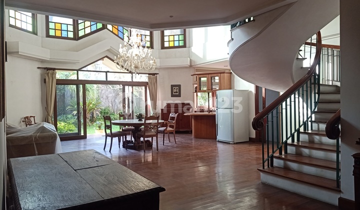 Ciumbuleuit - Dijual Rumah Nyaman di Ciumbuleuit, Bandung